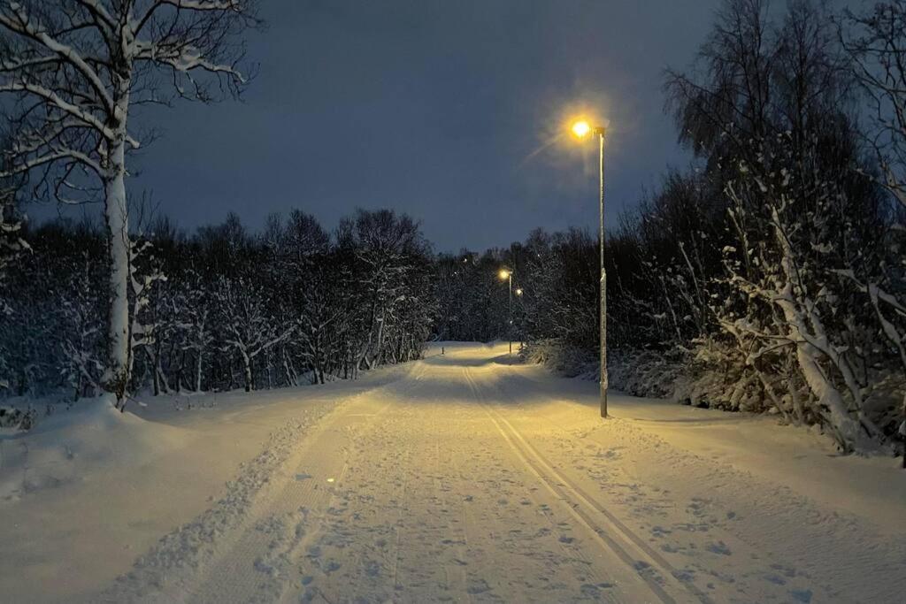 Ny Leilighet I Nytt Bygg I Naturskjonne Omgivelser! Tromsø Eksteriør billede